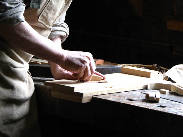 Ofrecemos un servicio de <strong>carpintería  de madera y ebanistería en Boalo (El)</strong> adaptado a las necesidades del <strong>cliente</strong>.